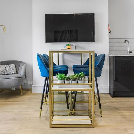 Modern 3 And 2 Bedroom Apartment In Maida Vale Londra Exterior foto