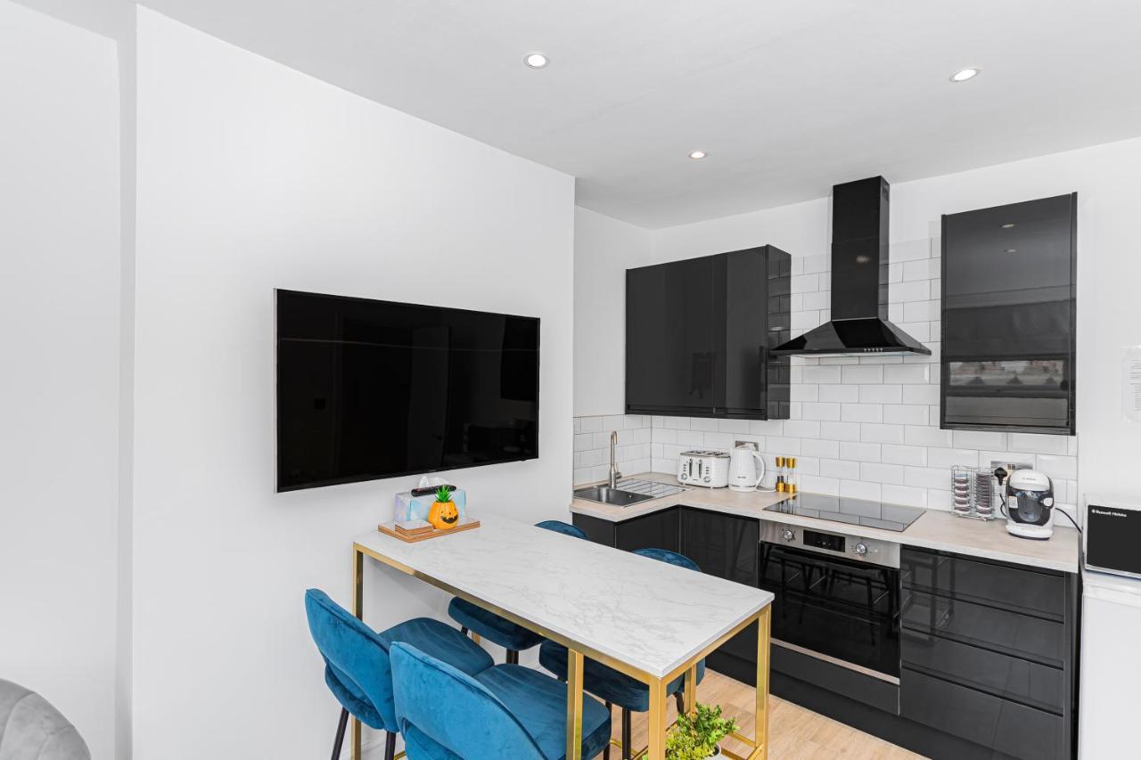 Modern 3 And 2 Bedroom Apartment In Maida Vale Londra Exterior foto