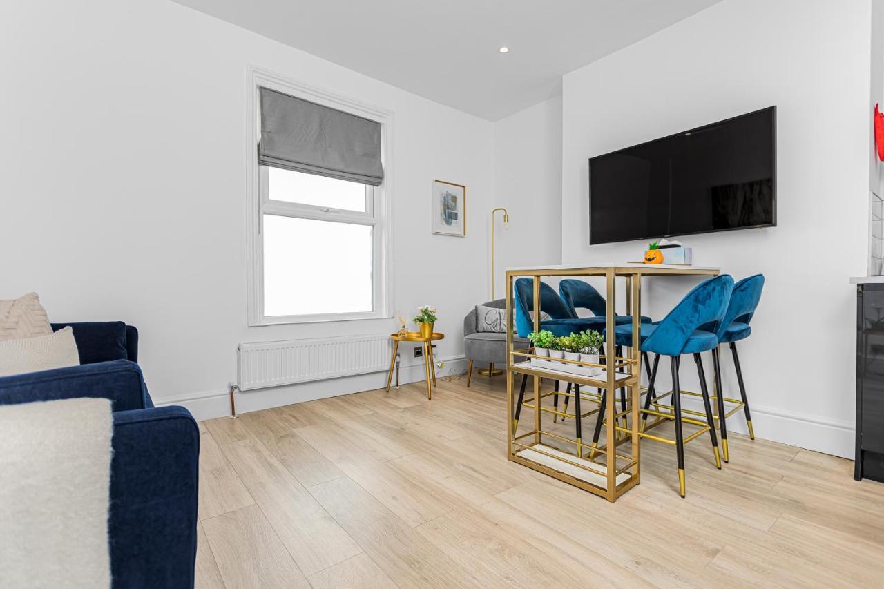 Modern 3 And 2 Bedroom Apartment In Maida Vale Londra Exterior foto