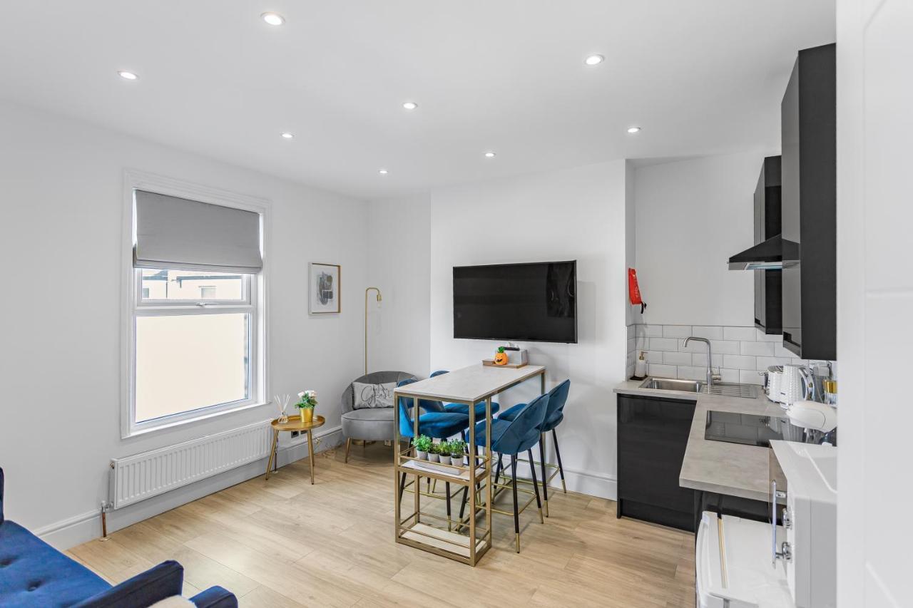 Modern 3 And 2 Bedroom Apartment In Maida Vale Londra Exterior foto