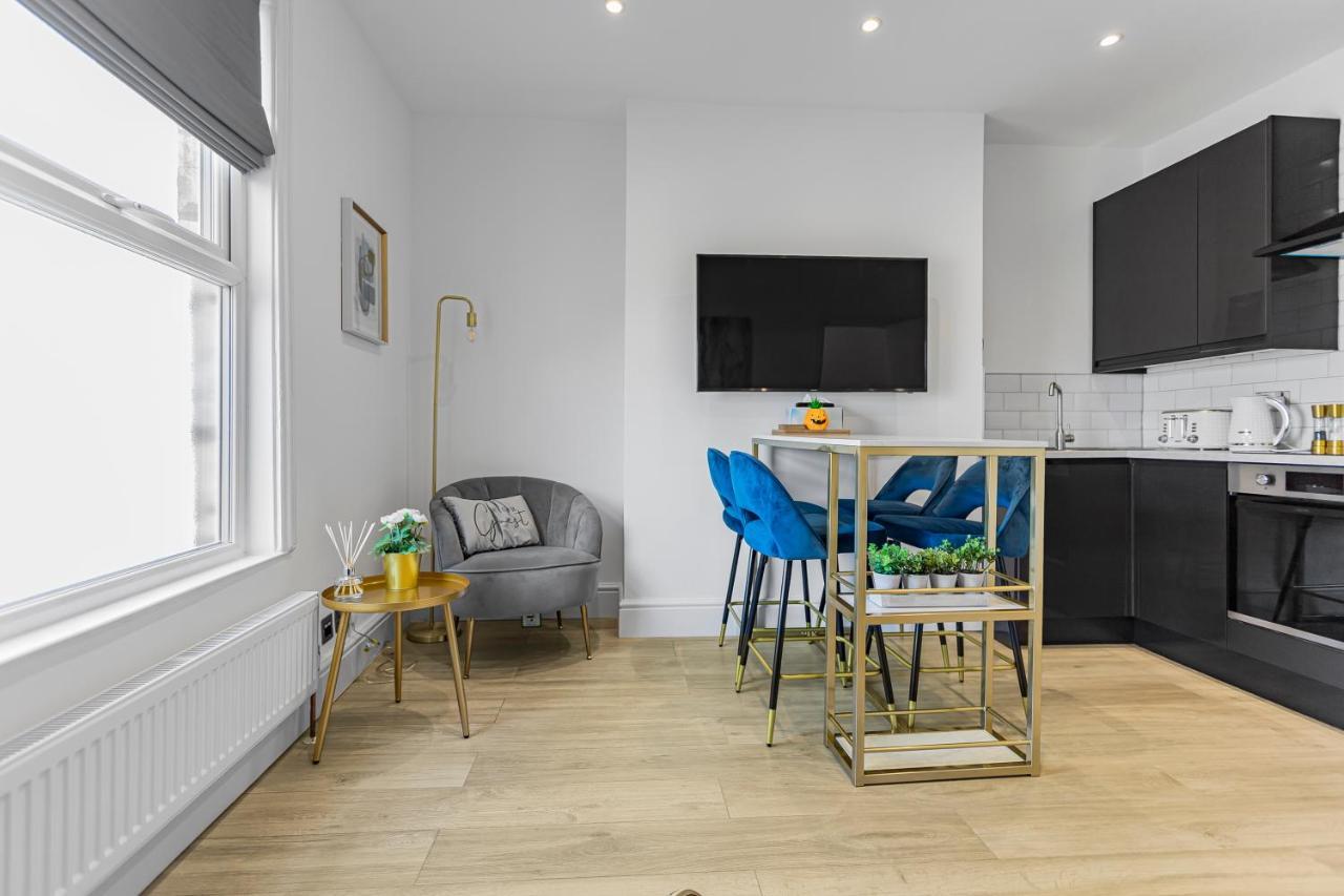 Modern 3 And 2 Bedroom Apartment In Maida Vale Londra Exterior foto