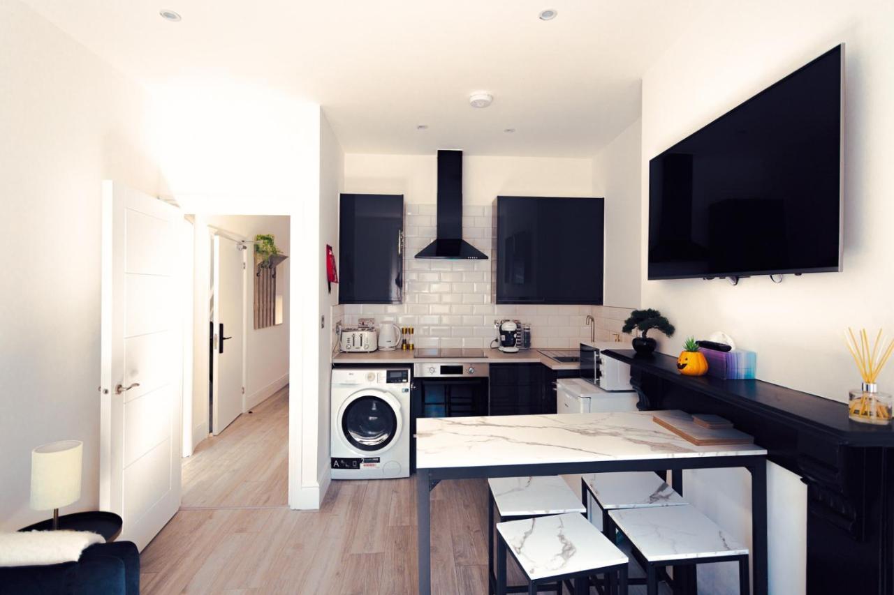 Modern 3 And 2 Bedroom Apartment In Maida Vale Londra Exterior foto