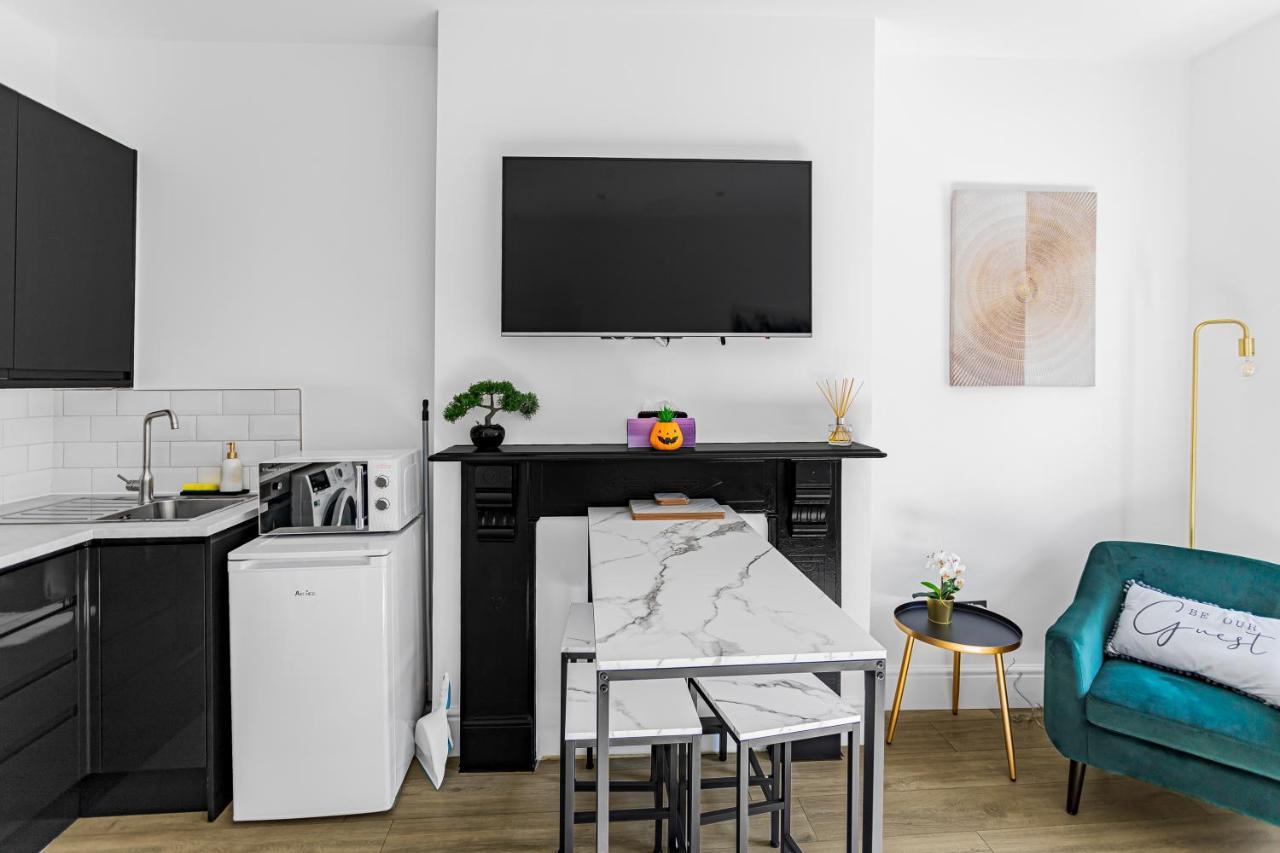 Modern 3 And 2 Bedroom Apartment In Maida Vale Londra Exterior foto